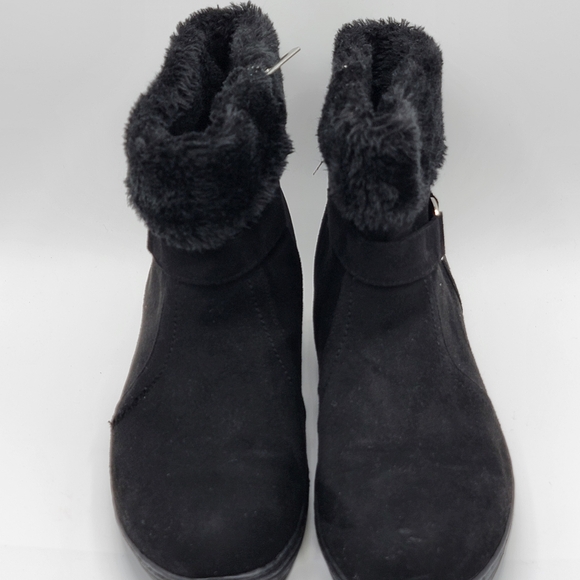 Cloudwalkers by Avenue Size 11W Black Boots with Rounded Toe. #1328 - Picture 2 of 8